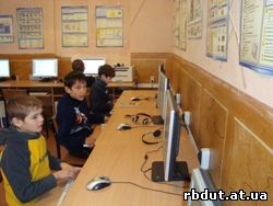 на Рахівщині малеча пізнає ПК
